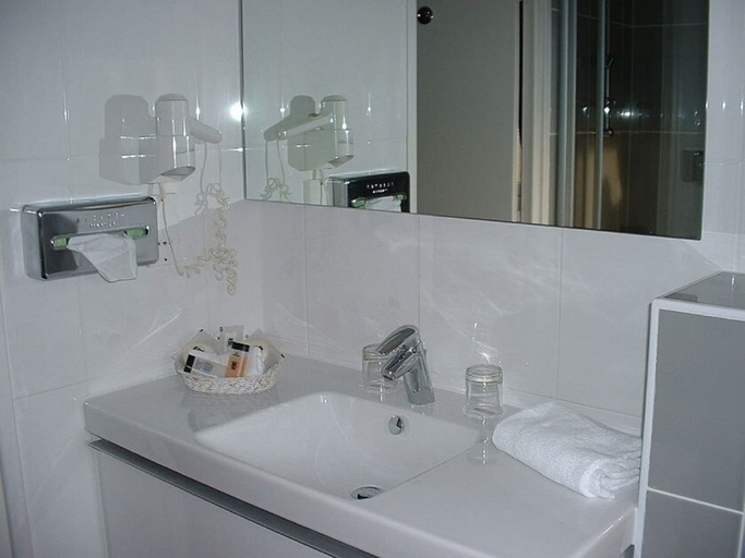 Bathroom 4, Chateau de La Motte Fénelon, Nord
