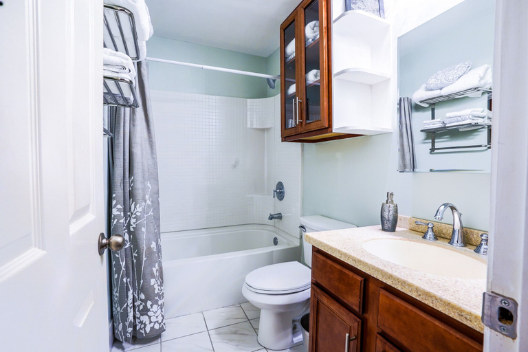 Bathroom, Riverfront Getaway, Davidson