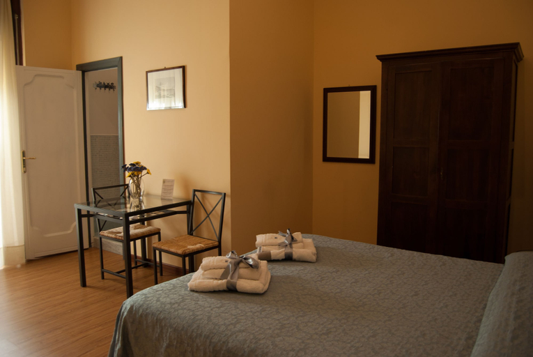 Bedroom 3, Monteoliveto Bed and Breakfast, Napoli