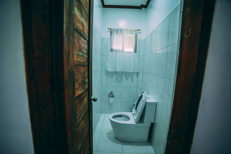 Bathroom 3, Marqis Sunrise Sunset Resort and Spa, Baclayon