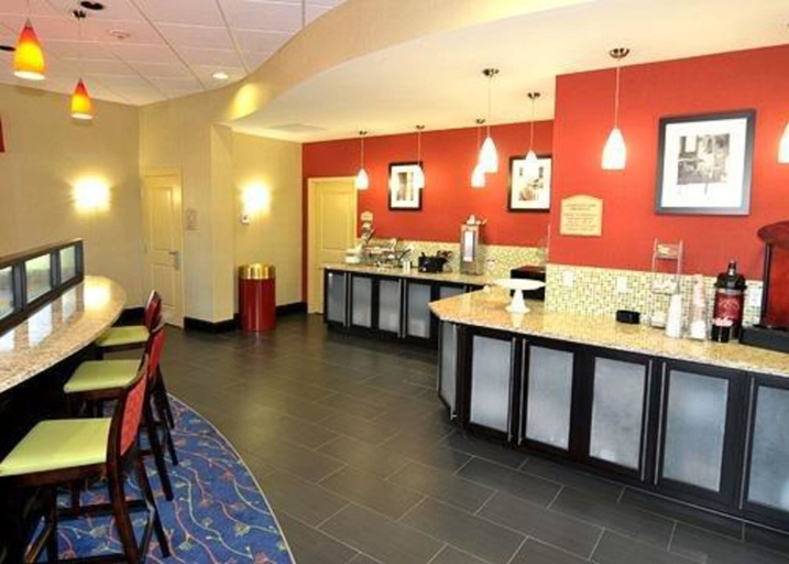 Food & Drinks 5, Comfort Suites Jackson I-40, Madison