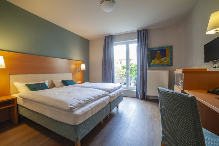 Bedroom 5, Stadthotel, Kaiserslautern