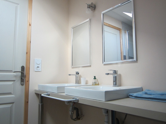 Bathroom 5, Les Cagouilles, Charente-Maritime
