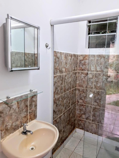 Bathroom, Pousada L'Auberge, Angra dos Reis