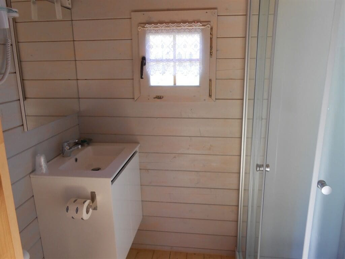 Bathroom 4, Les Chalets De Lozzi, Haute-Corse
