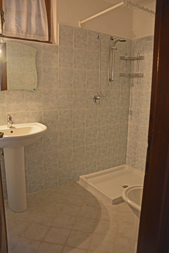 Bathroom 3, Holideal Villa Angela Park, Brescia