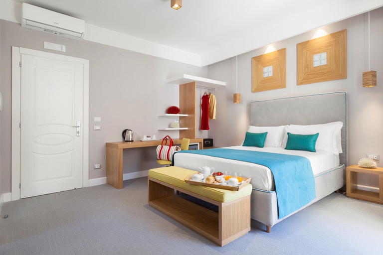 Bedroom 3, La Piazzetta Guest House, Napoli