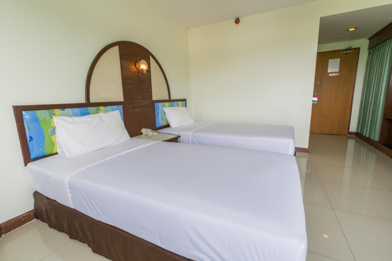 Bedroom 2, Lake Inn Hotel, Muang Songkhla