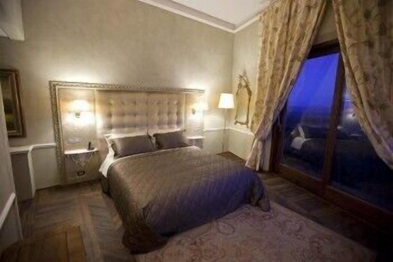 Bedroom 4, Palazzo Carletti, Siena