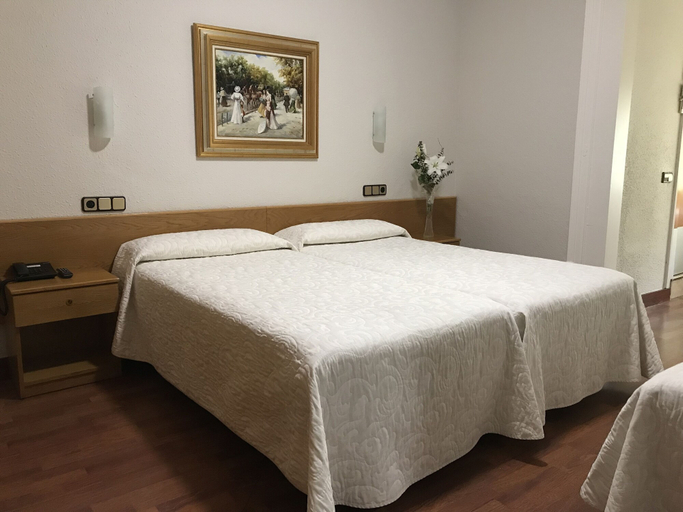 Bedroom 3, Hotel Pelayo, Barcelona