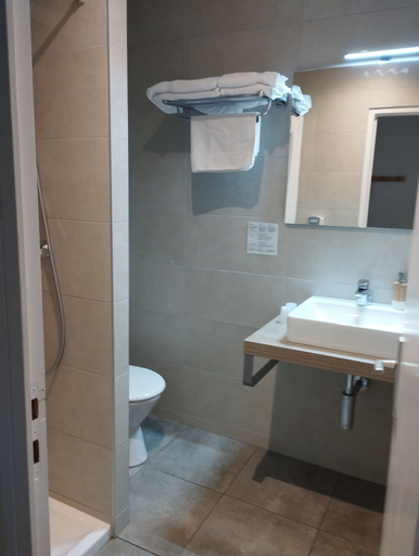 Bathroom 4, Hôtel Le Marronnier, Saône-et-Loire