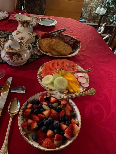 Food & Drinks 4, Pemberley House B&B, Huron