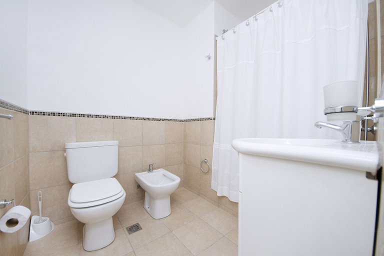 Bathroom, Pueyrredón R7E, Capital