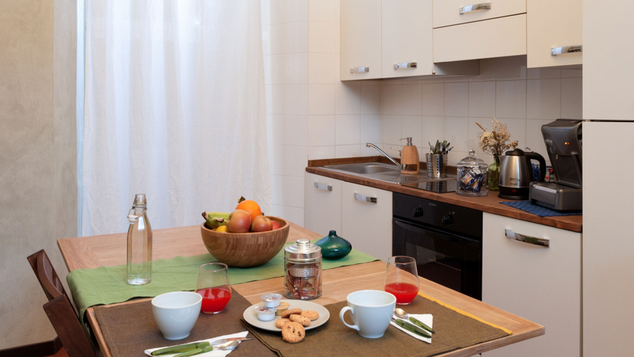 Others 4, Folia B&B, Rome