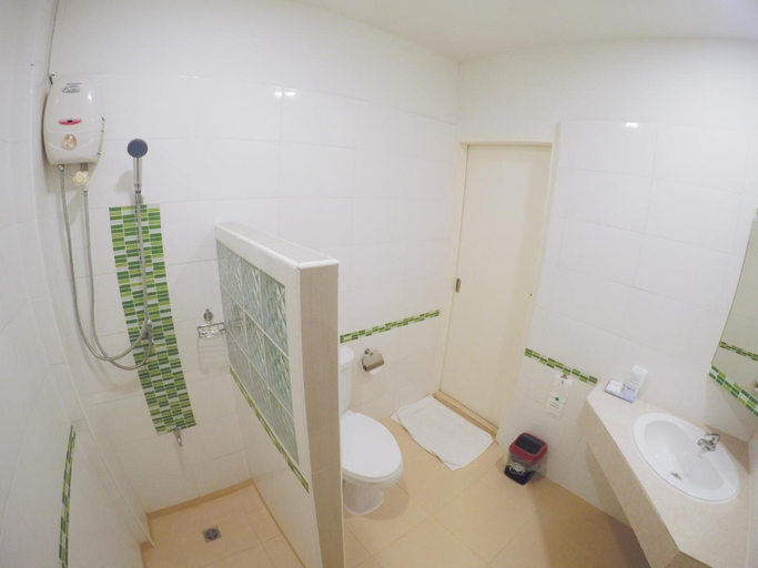 Bathroom 4, Asia Lampang Hotel, Muang Lampang