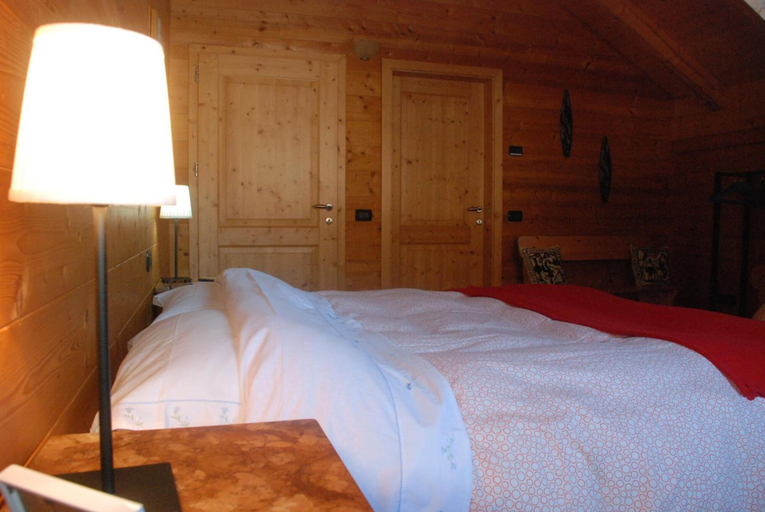 Bedroom 4, Activity B&B, Trento
