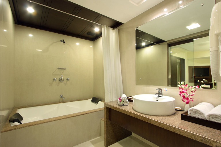 Bathroom 5, Hotel Express Towers, Vadodara