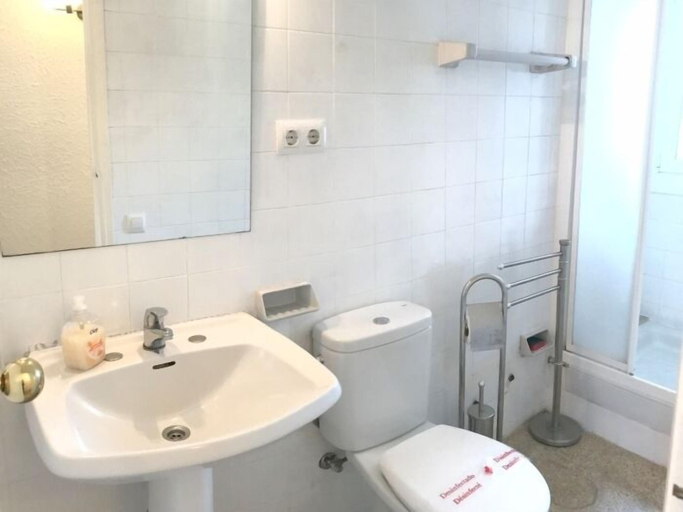 Bathroom 4, Apartamento Lisboa 65, Girona