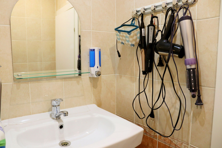 Bathroom 3, Ula Hostel, Sankt-Peterburg gorsovet