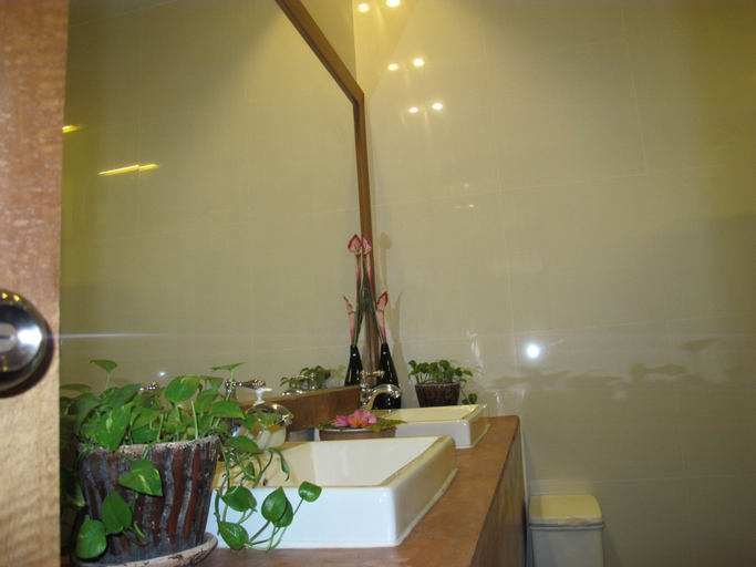 Bathroom 4, Flora I Talay, Koh Chang