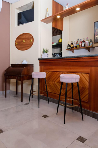 Food & Drinks 5, Hotel Suite Ares, Napoli