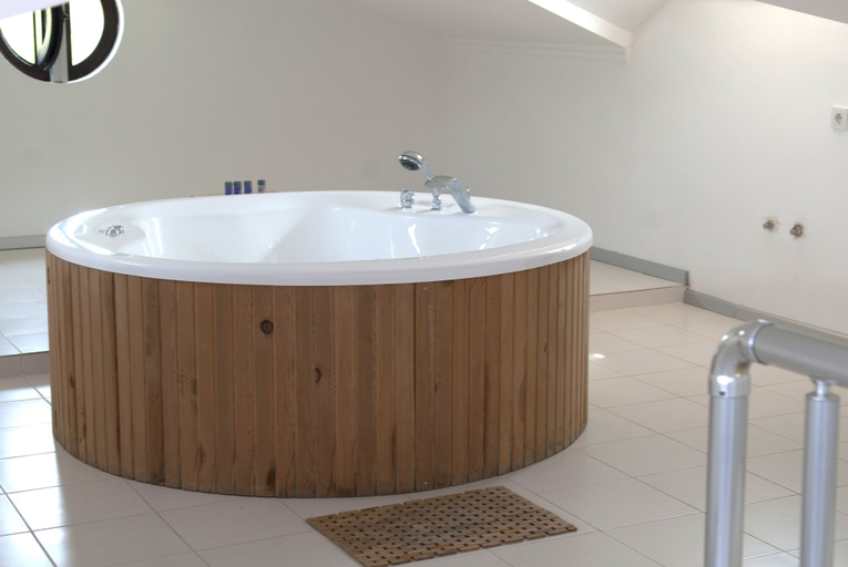 Indoor spa tub 3, Bamont Villas, Kemer