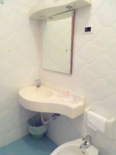 Bathroom 3, Hotel San Vito, Napoli