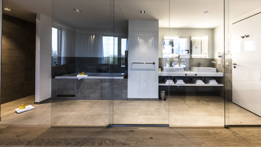 Bathroom 5, Wellings Parkhotel, Wesel