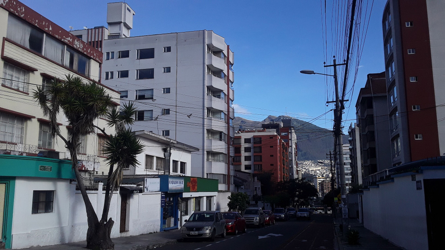 Others 5, PLAZA FOCH Area - APARTMENTS with Balcony, Quito