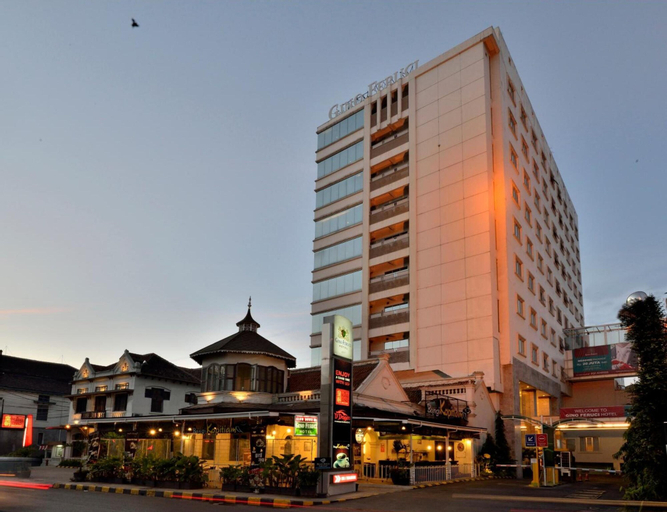 Exterior & Views 19