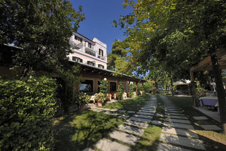 Exterior & Views 2, Park Hotel Villa Maria, Foggia