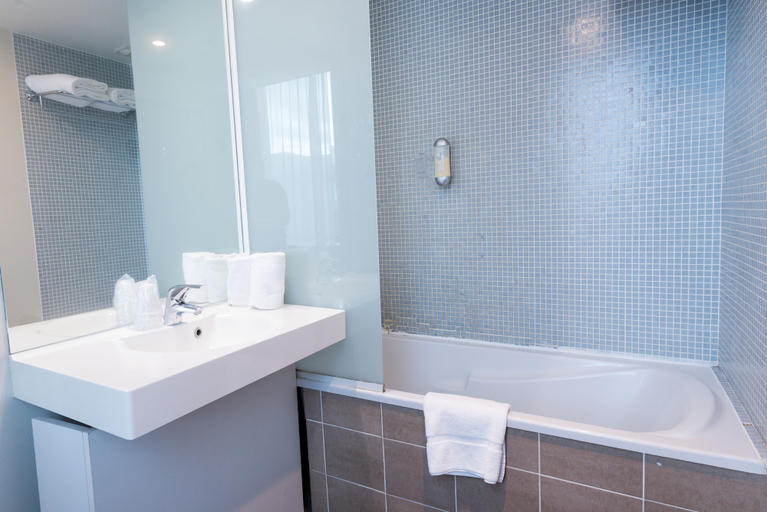 Bathroom 5, Appart'City Classic Lyon Part-Dieu, Rhône
