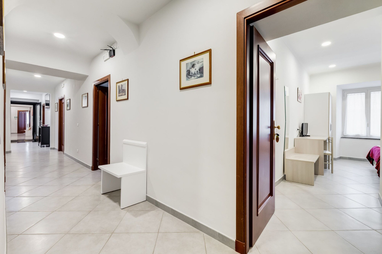 Others 5, San Pietro Rooms, Rome