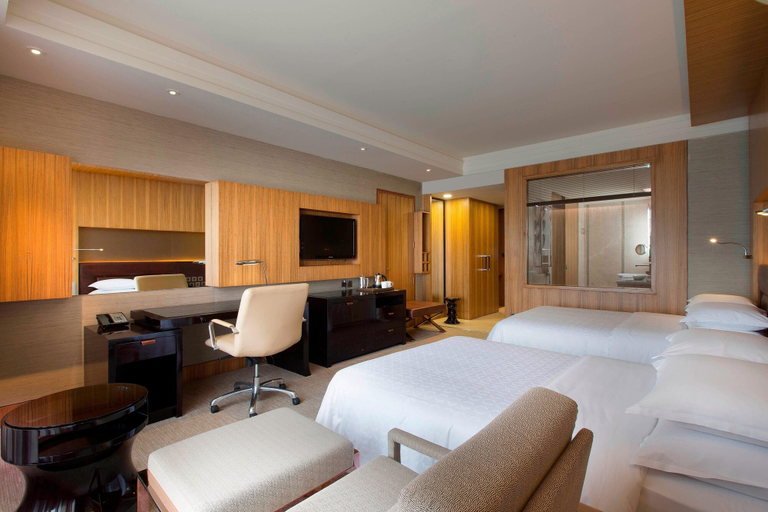 Bedroom 4, Sheraton Grand Bangalore Hotel at Brigade Gateway, Bangalore