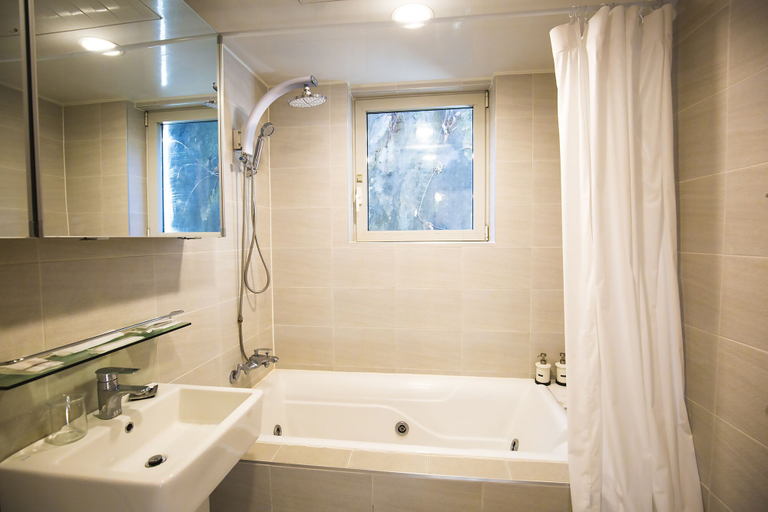 Bathroom 4, BS Tailored Serviced Home Near Gyeongbokgung, Jung