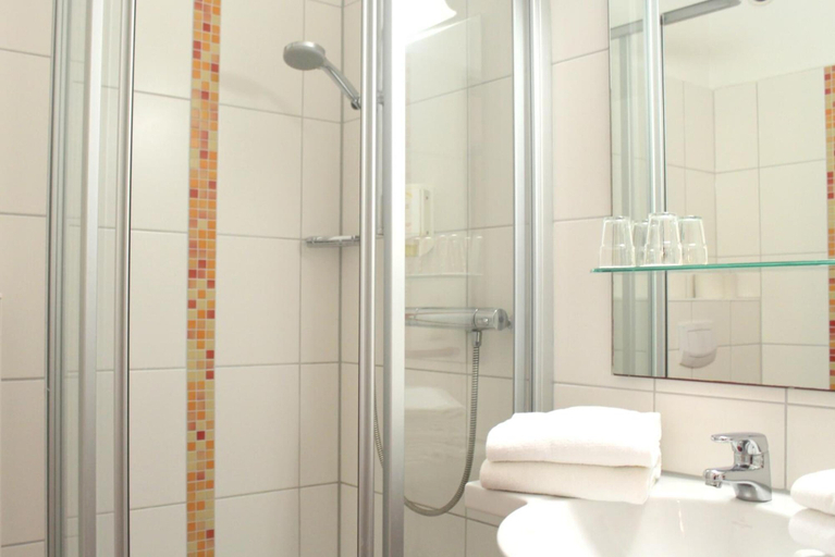 Bathroom 5, City-Hotel Kurfürst Balduin, Koblenz