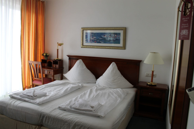 Bedroom 4, Vier Jahreszeiten Bensersiel, Wittmund