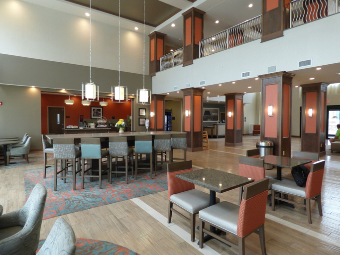 Food & Drinks 5, Hampton Inn & Suites Pensacola/I-10 Pine Forest Road, Escambia