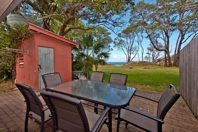 Others 4, Cowan Villa, Moreton Island