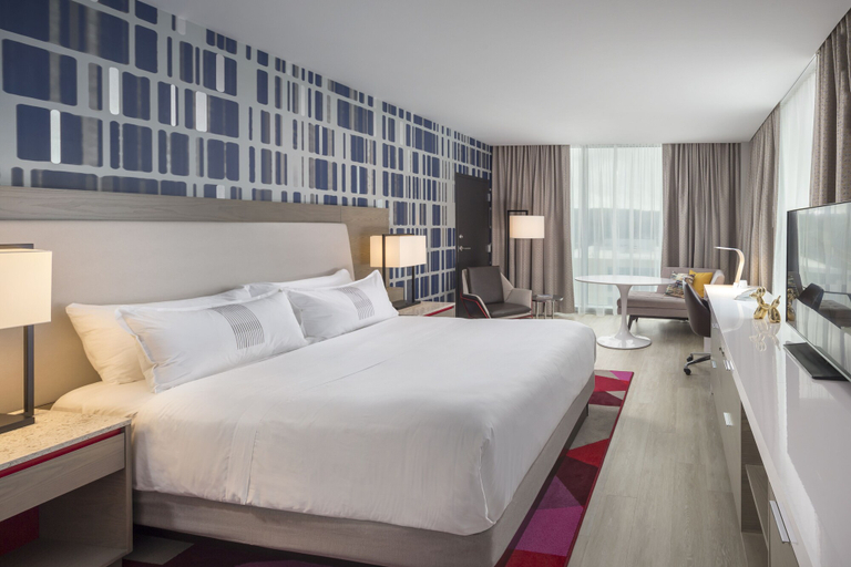 Bedroom 3, The Summit Hotel, Hamilton
