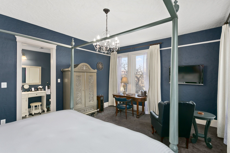 Bedroom 2, Patterson Inn, Denver