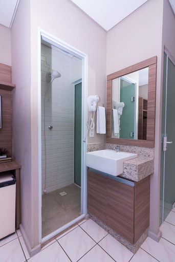 Bathroom 5, Kennedy Slim Hotel, São José
