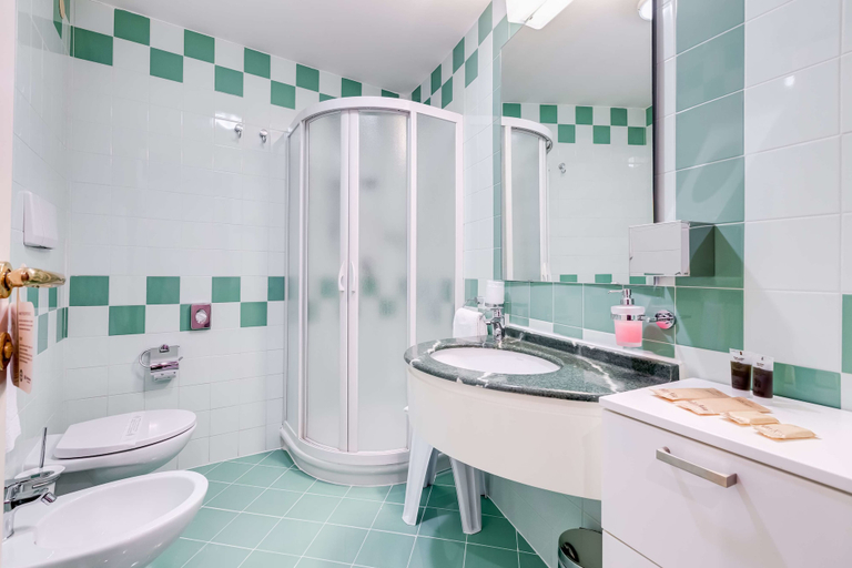 Bathroom 4, Best Western Hotel Imperiale, Matera