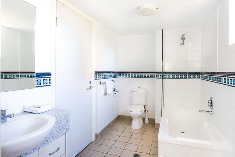 Bathroom 4, Wharf Boutique Apartments, Gold Coast