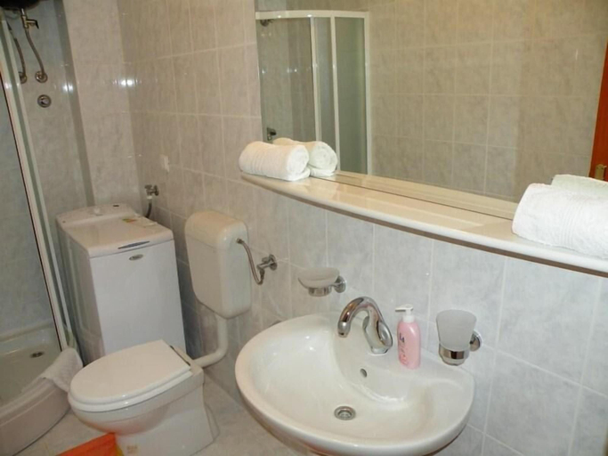 Bathroom 3, Villa Rosa, Dubrovnik