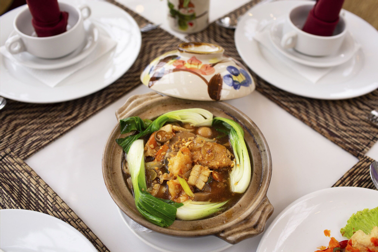 Food & Drinks 13