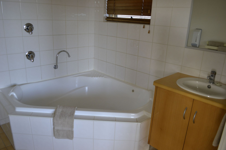 Bedroom 4, Loch Ard Motor Inn, Corangamite - South
