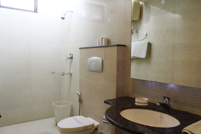 Bathroom 4, H.R. Palace, Jaipur