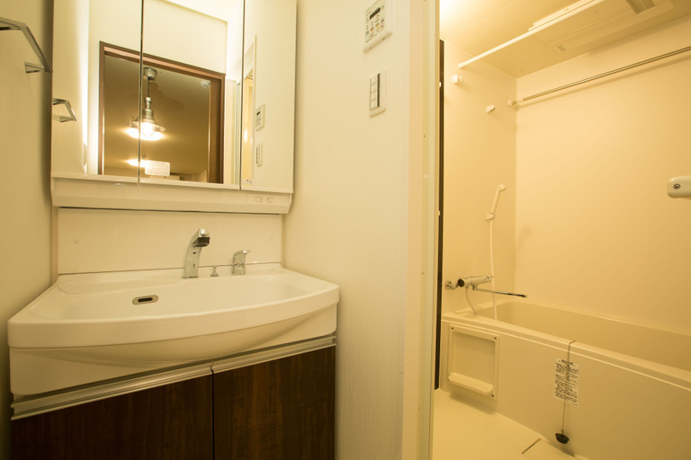 Bathroom 3, Skyliving Namba, Osaka