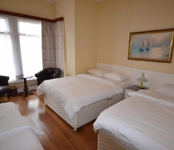 Bedroom 2, Drumorne Guest House, Edinburgh